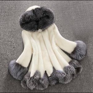 Hiuliya faux fur coat